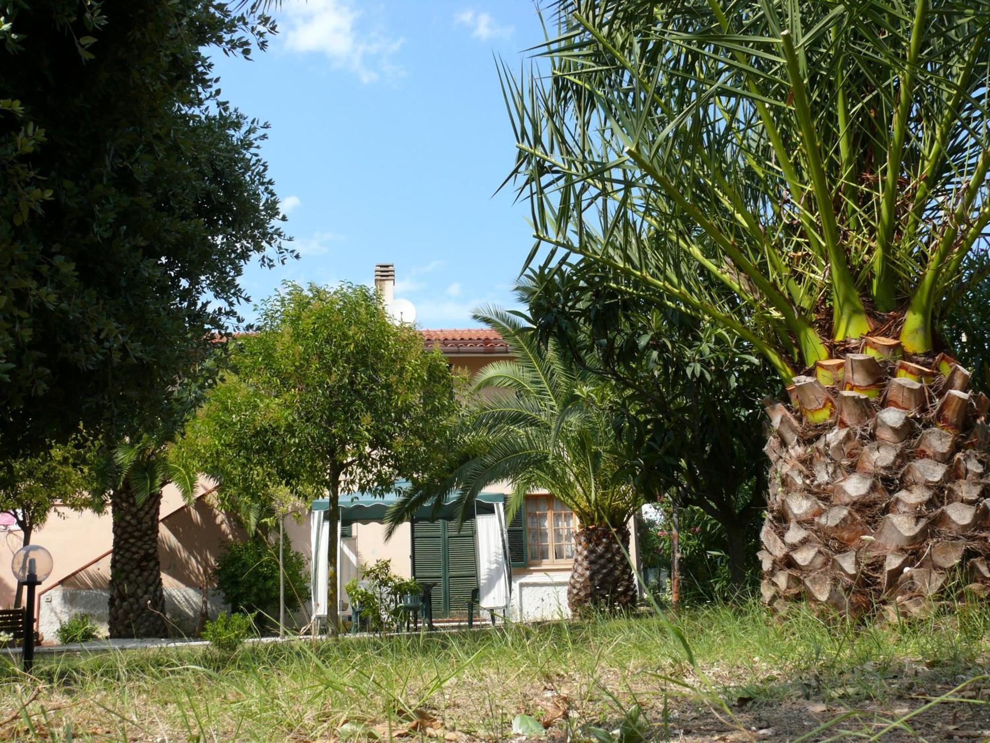 Bed&Breakfast Giardino Agritourist Controguerra エクステリア 写真