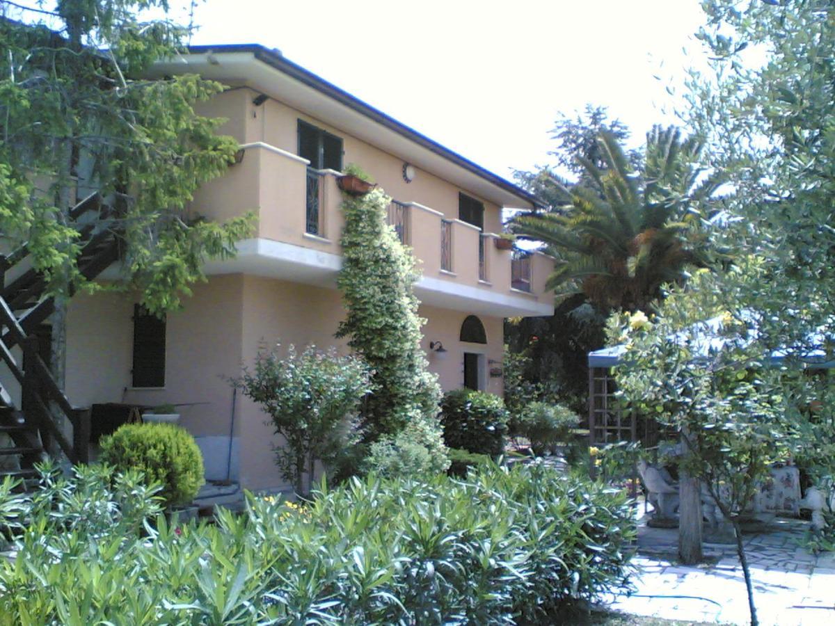 Bed&Breakfast Giardino Agritourist Controguerra エクステリア 写真